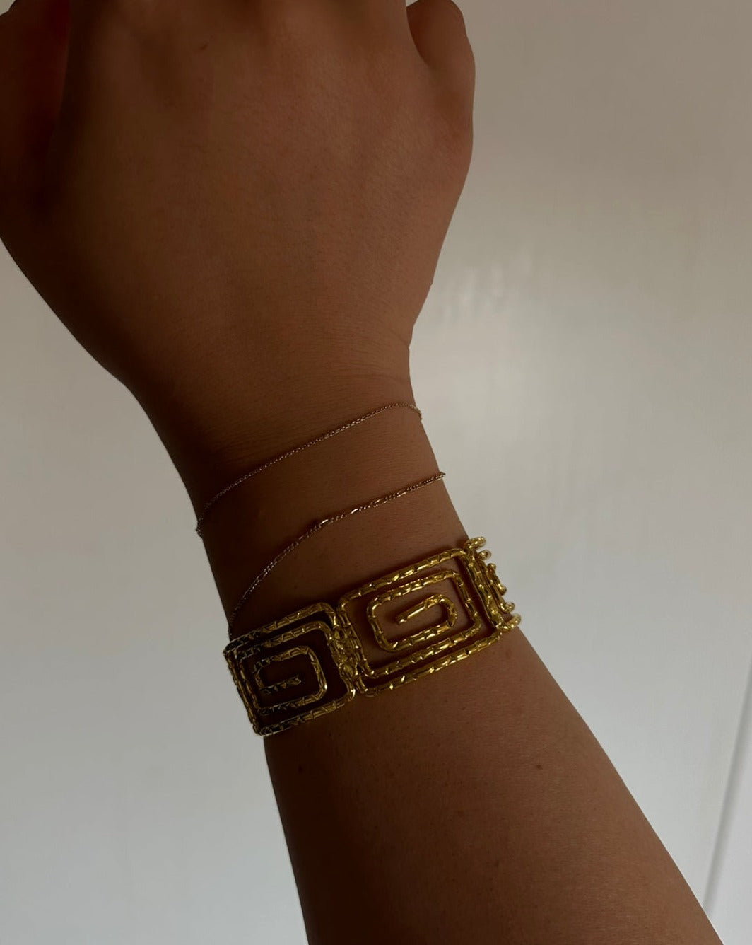 The Ios Cuff