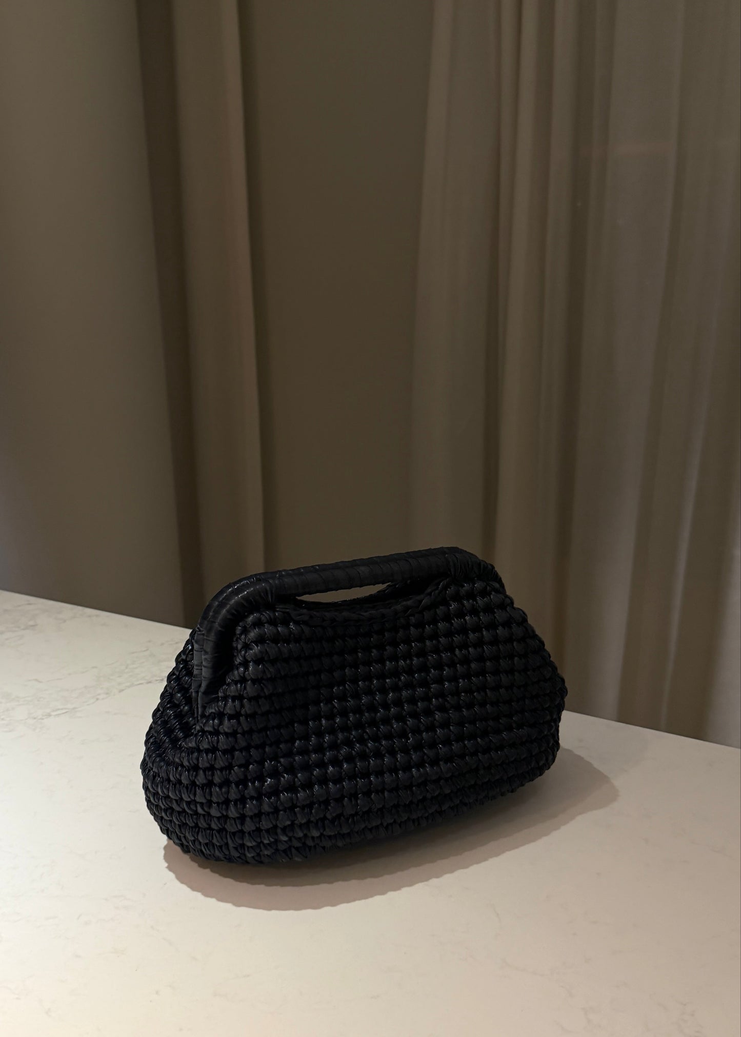 The Crochet Dumpling Bag (with handle)