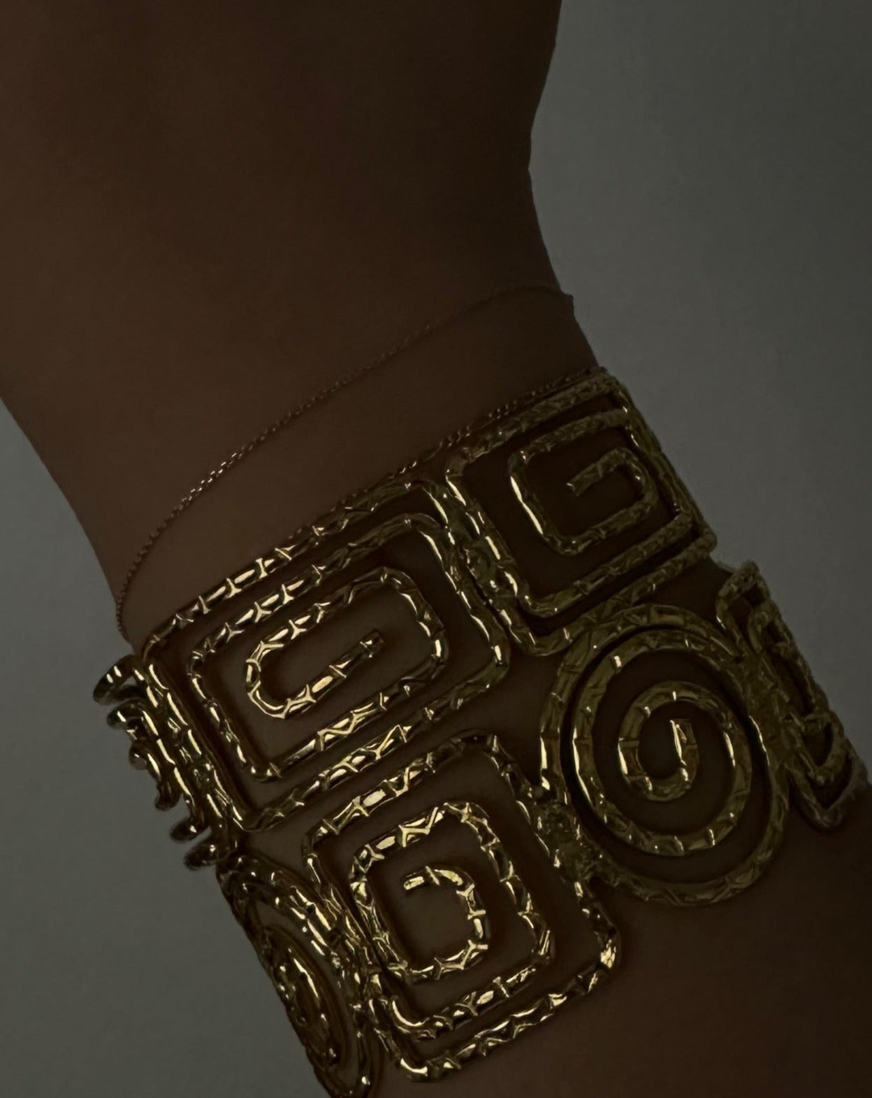 The Milos Cuff